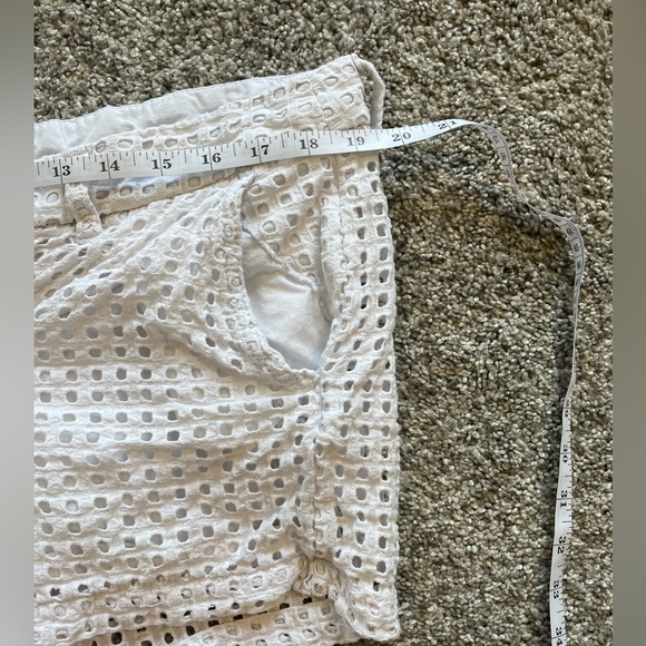 Gap white shorts - Picture 4 of 5
